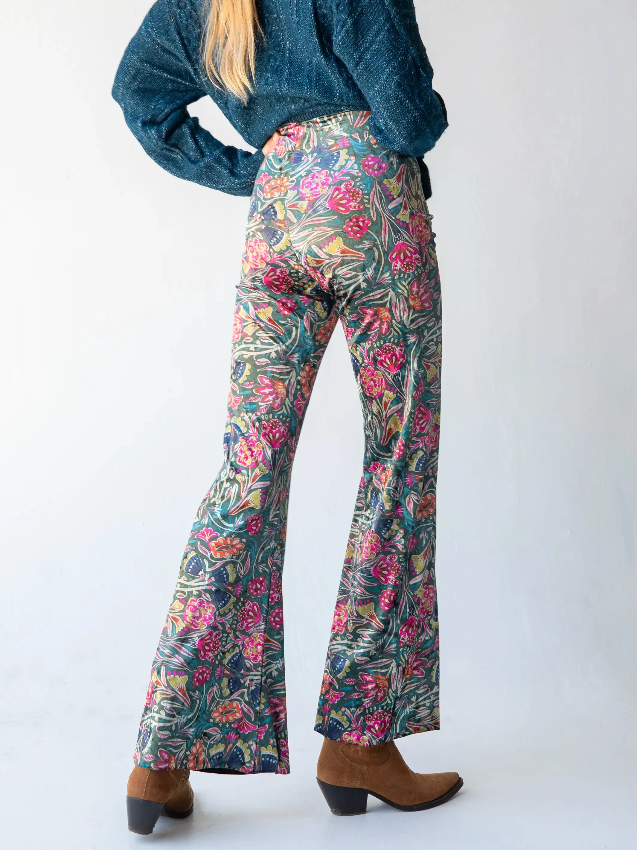 Cali Velvet Flare Pant - Green Lined Floral