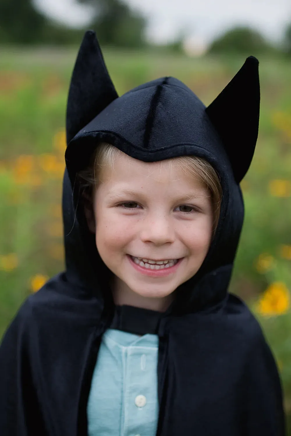 Hooded Bat Cape, Black