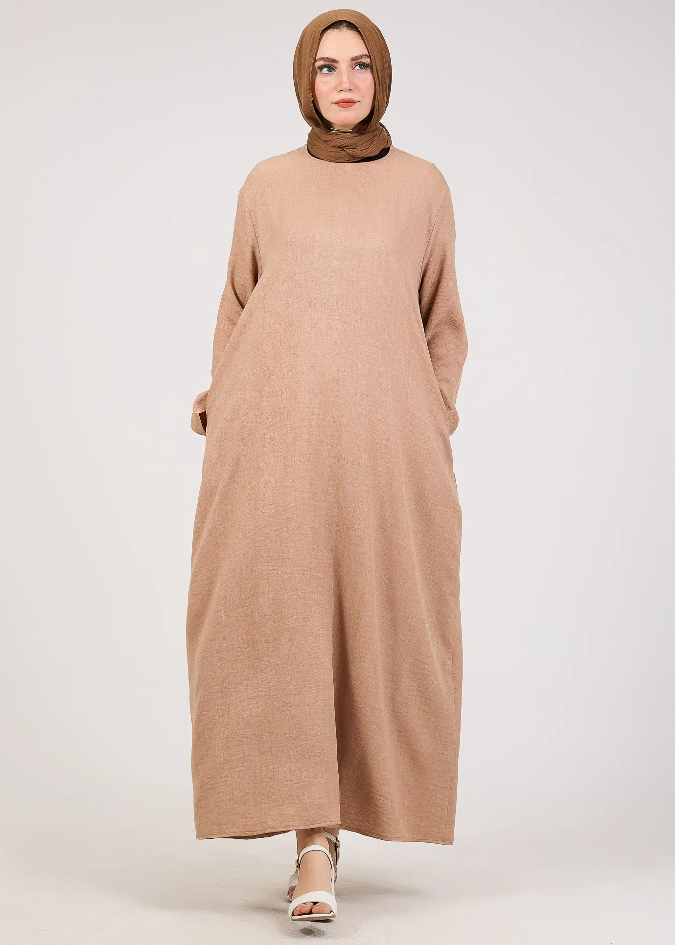 Khaki Kira loose slip dress with pockets in maxi length and with long sleeve