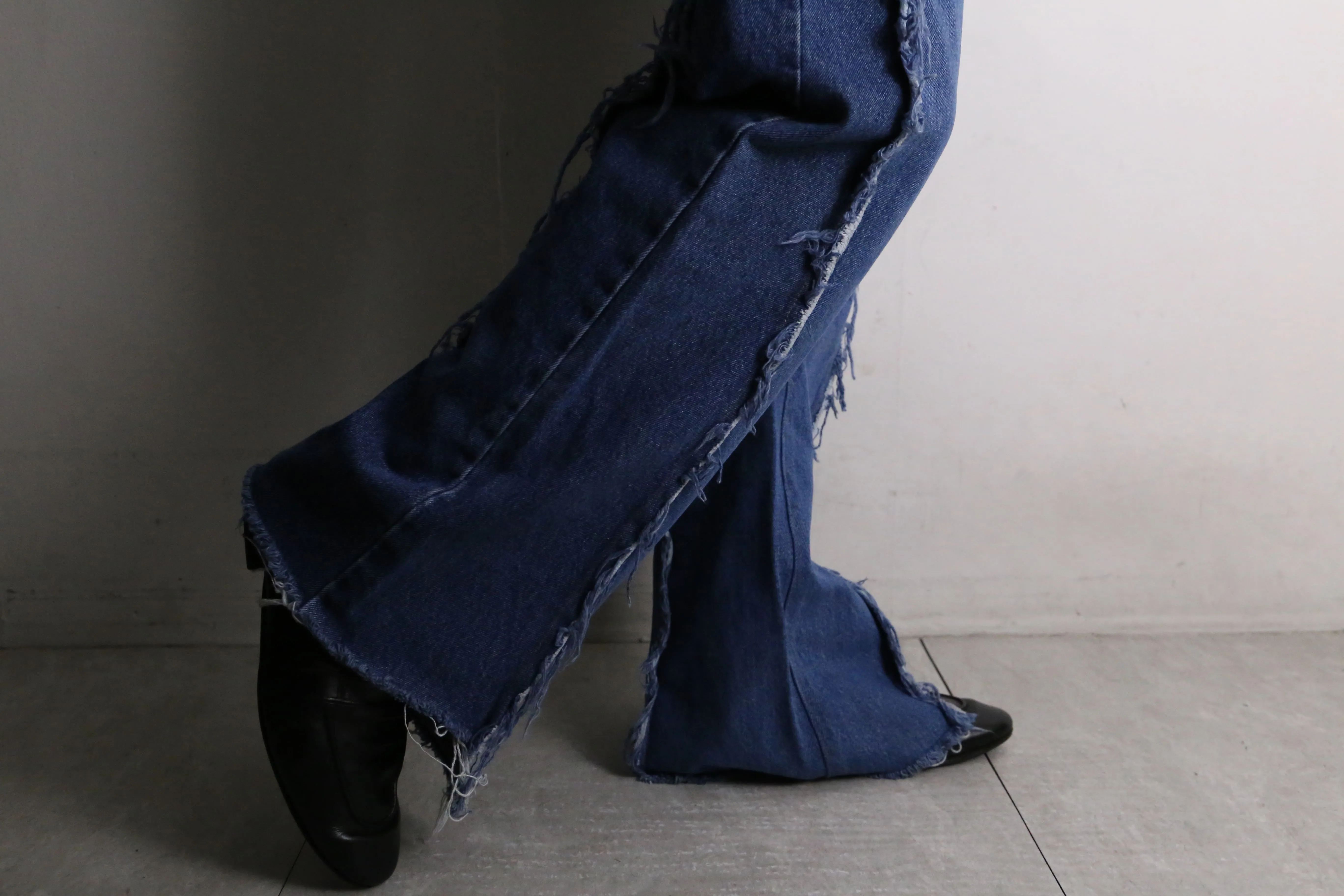 "Re:make" side docking flare denim