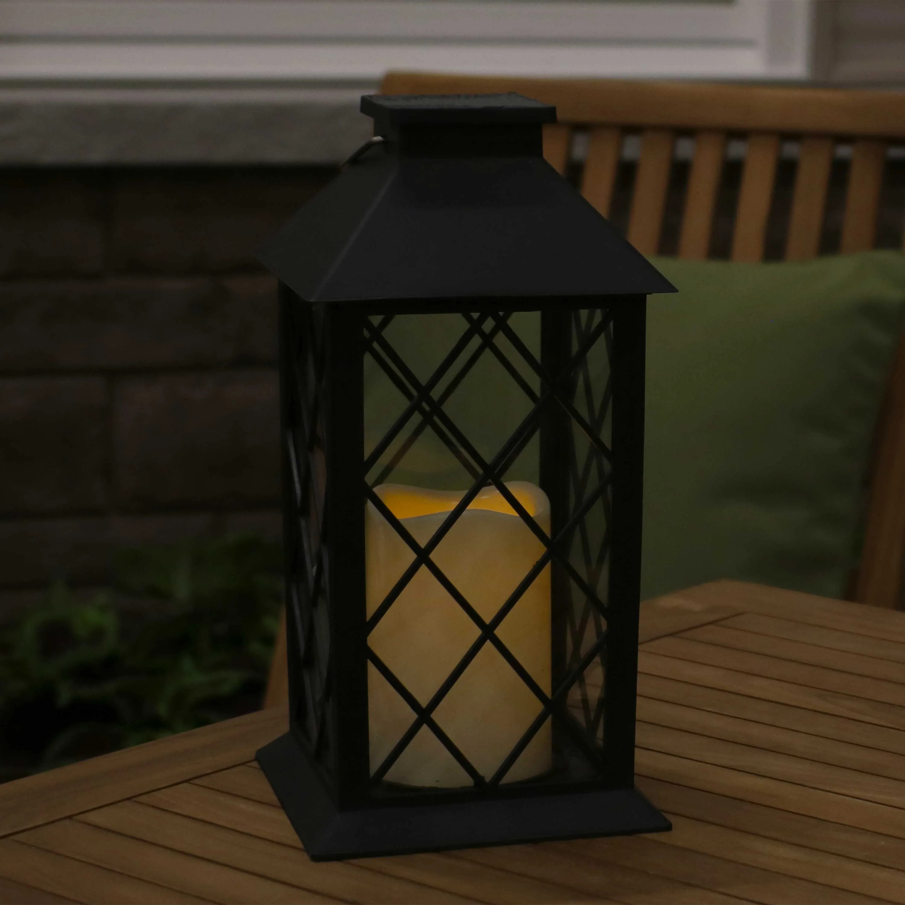 Sunnydaze Concord Outdoor Decorative Solar LED Candle Lantern